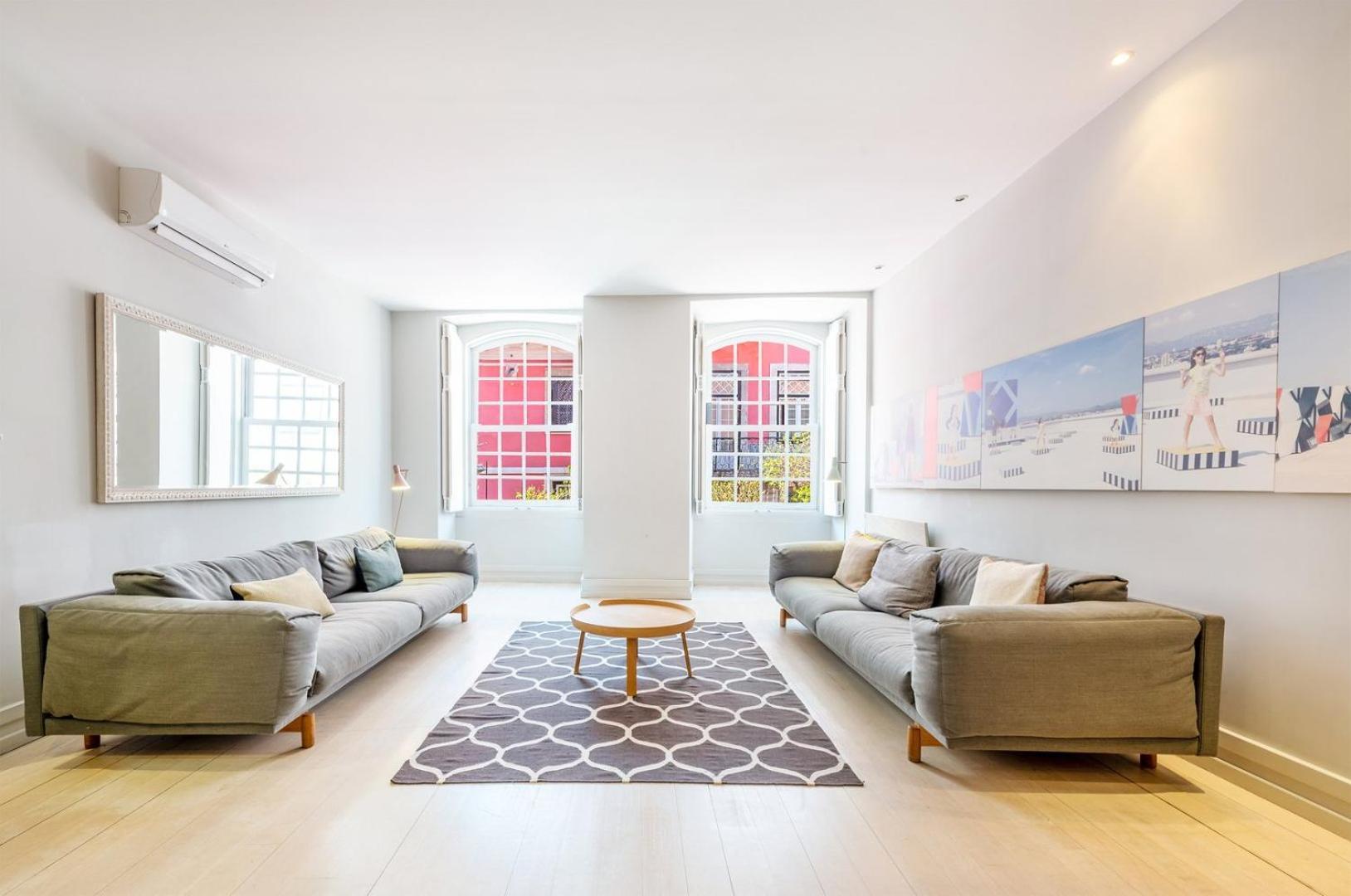 Guestready - Newly Renovated Chiado Haven Apartment Lisbon Exterior photo